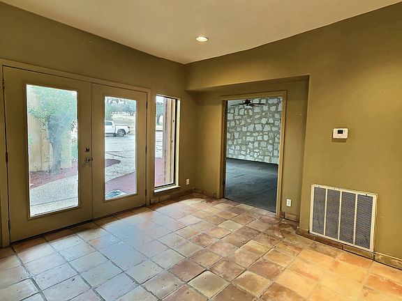 3rd image of 348 Englewood Dr