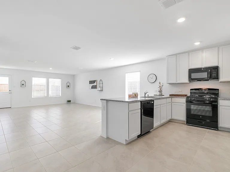 2821 Watchpoint Rd — Photo 13