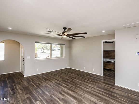 4th image of 551 Beverly Glen Dr