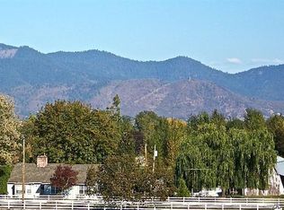 1467 Rounds Ave, Grants Pass, OR 97527