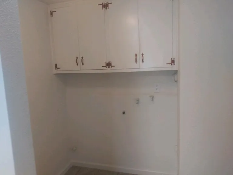 1161 Vine St — Photo 3