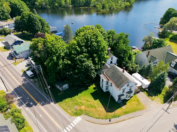 2 Old Belgrade Avenue, Oakland, ME 04963