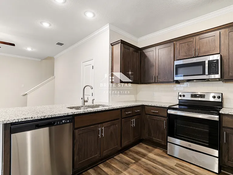 10311 Candlewood Way #101 — Photo 10