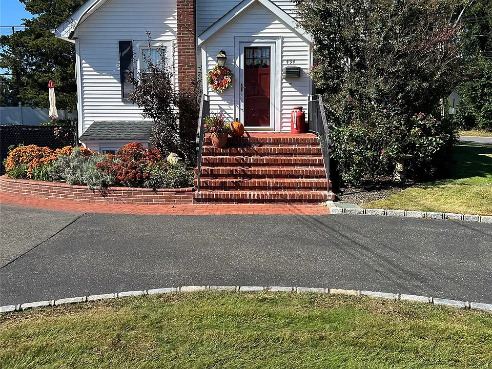 494 Old Country Rd
