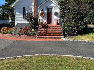 494 Old Country Rd, Deer Park, NY 11729
