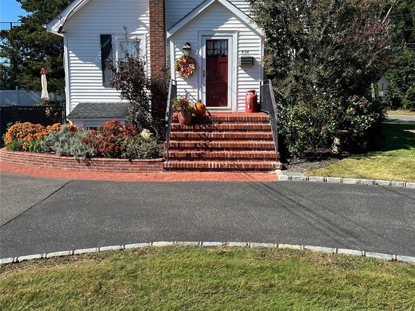 494 Old Country Rd