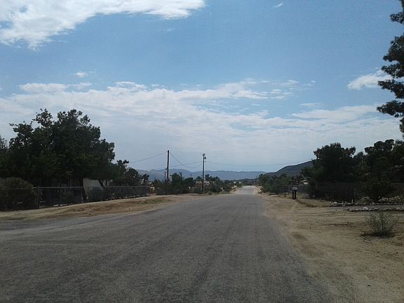 5th image of 4710 Camarilla Ave