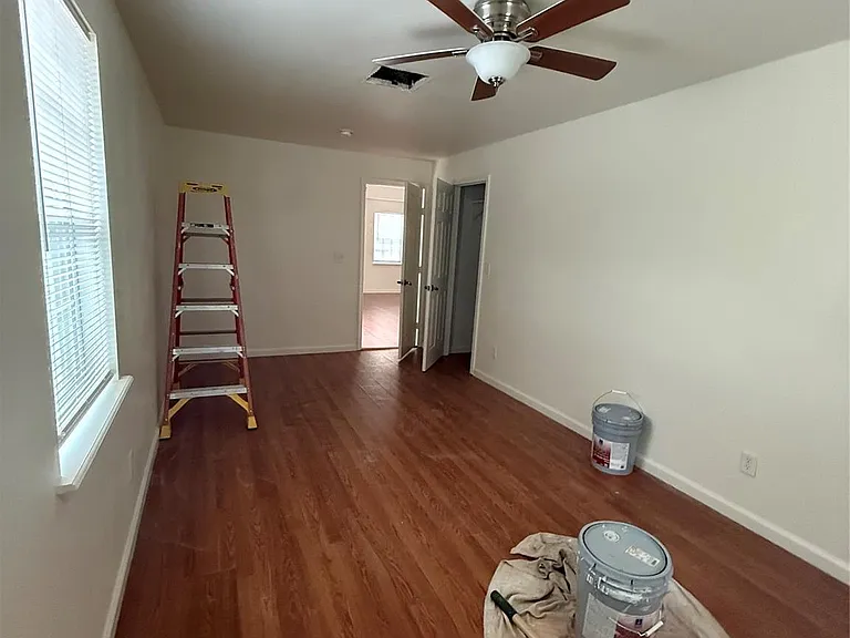 1315 Sycamore Ave — Photo 6