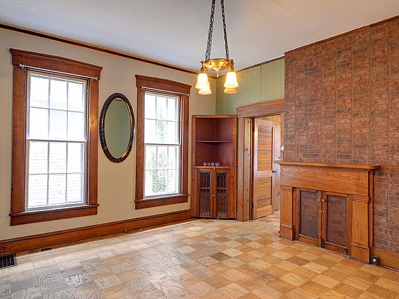 4th image of 109 La Belle St
