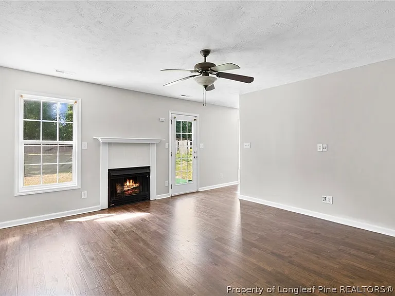 124 Hosta Dr — Photo 7