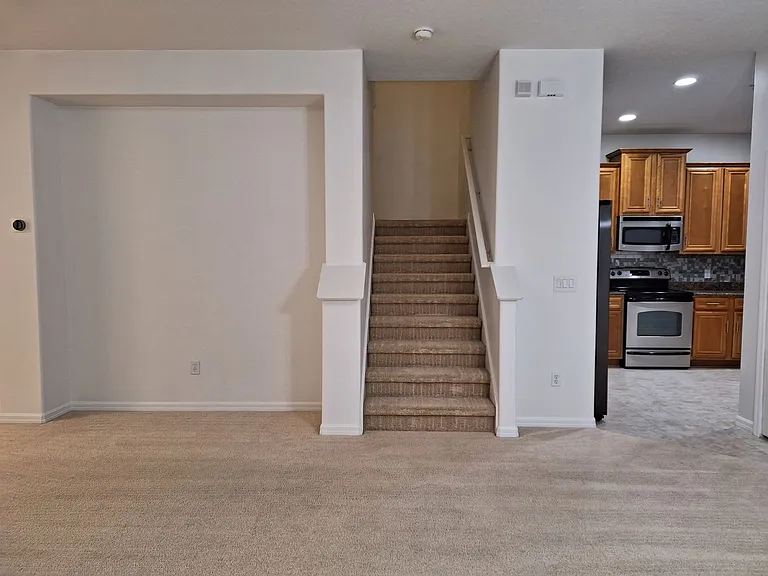 1017 Priory Cir — Photo 6