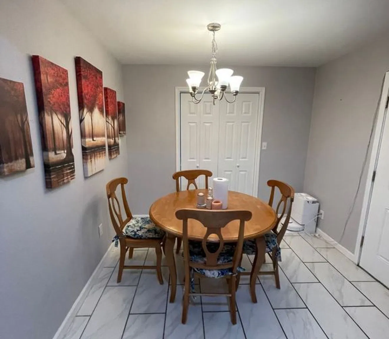 1351 Adelaide Dr — Photo 2