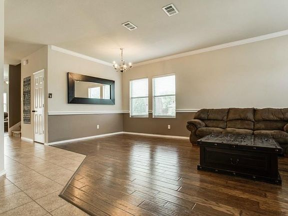 4th image of 1111 Barrington Dr