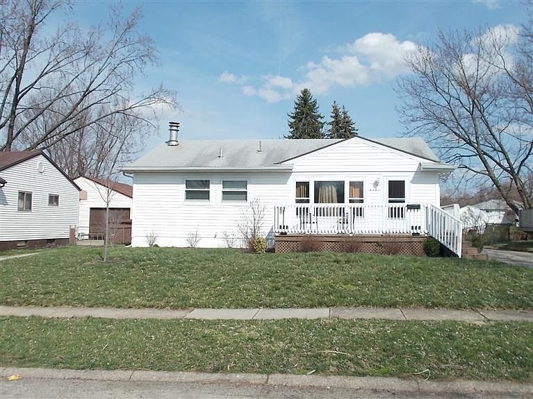 1st image of 470 Dundee Cir