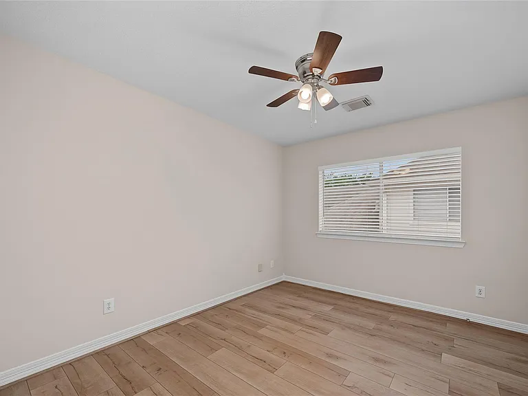 5807 Bayberry Way — Photo 32