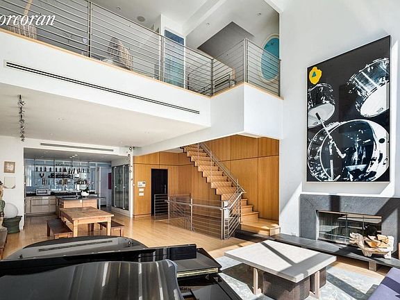 3rd image of 144 Reade St #1