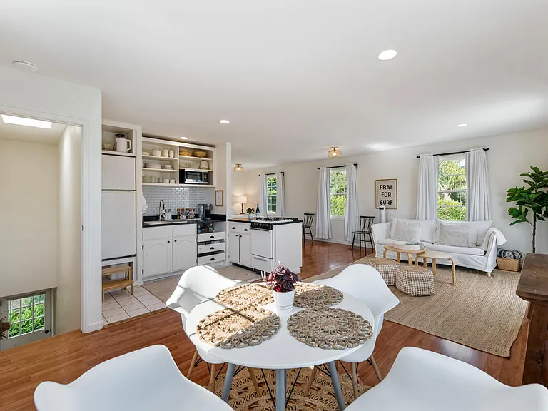 3175 Serena Ave #B — Photo 14