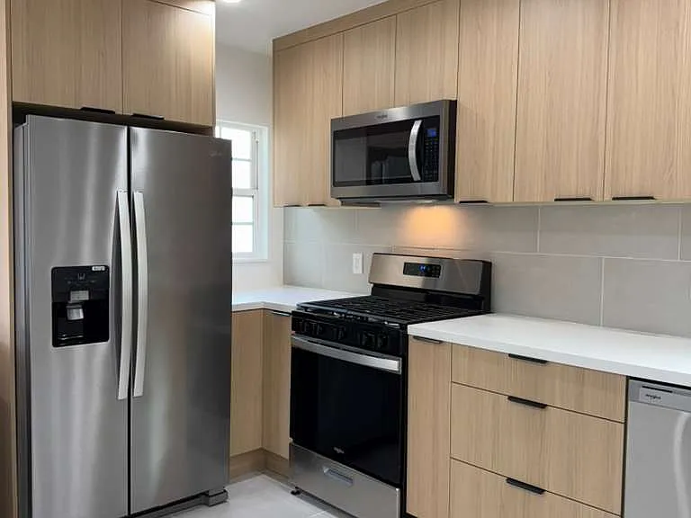 812 N Curson Ave — Photo 1