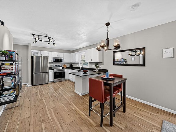 4th image of 52340 Tallyho Dr N