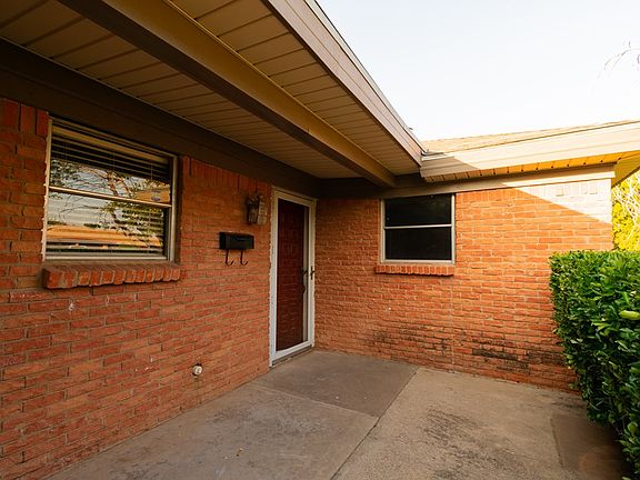 3rd image of 4402 Pasadena Dr