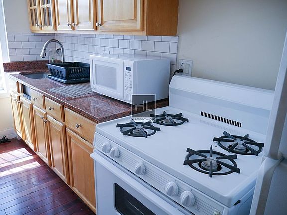 4th image of 1280 Herkimer St #2A