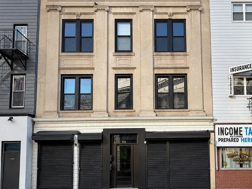 576 Newark Ave #1R