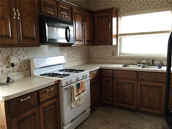 2nd image of 6105 Leagrove Ct