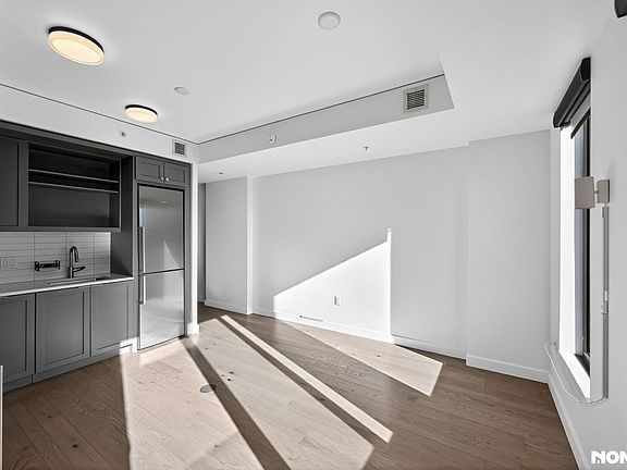 3rd image of 1750 Wewatta St Unit 1536