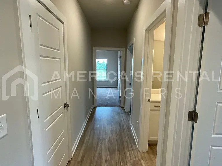 486 Andrew Dr — Photo 8