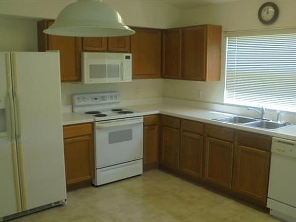 3rd image of 10447 Hunters Haven Blvd