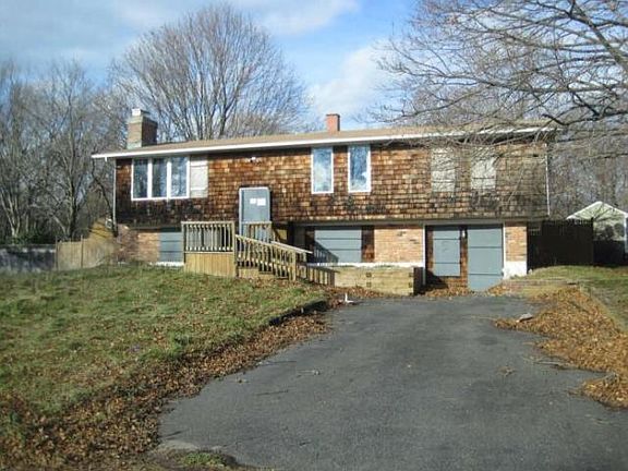 2nd image of 5 Fairway Dr