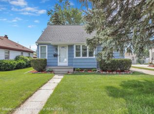 815 Morris Ave, Lansing, MI 48917
