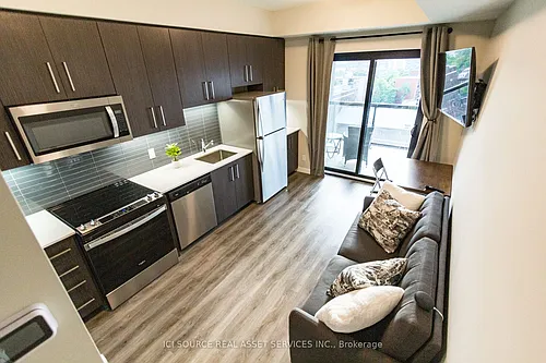 15 Queen St S Photo 1