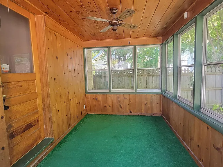 505 Graceland St NE — Photo 22