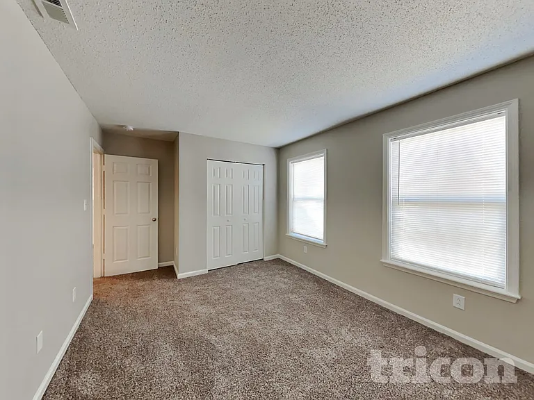 4279 Round Lake Bnd — Photo 12