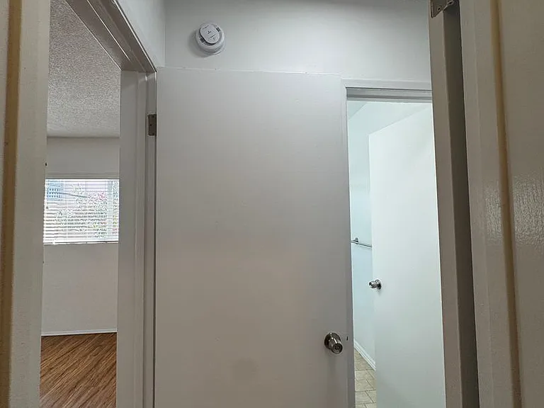 11865 Rochester Ave — Photo 13