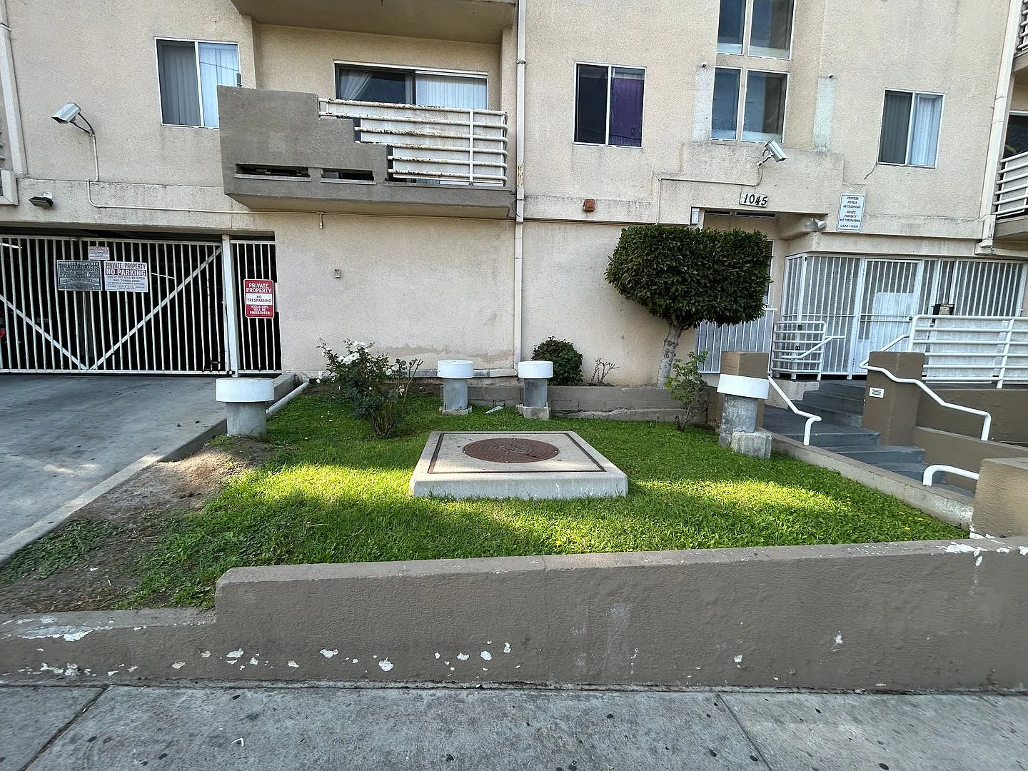 1045 S. Ardmore Avenue — Photo 1