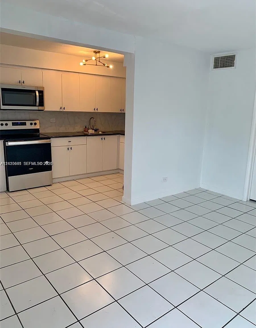 1610 River Place Condo — Photo 2