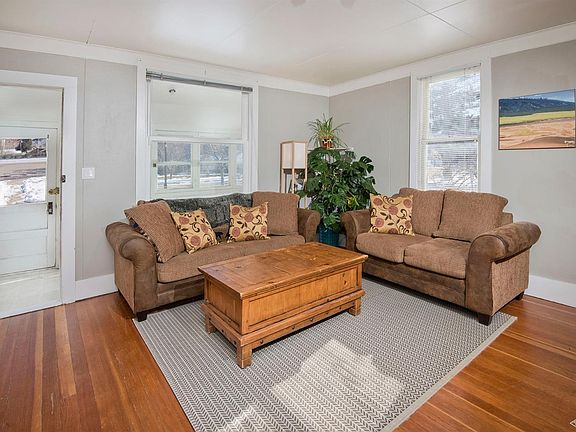 2nd image of 415 Broadway St
