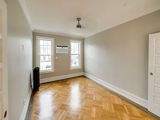 Rented by Bouklis Group | media 23