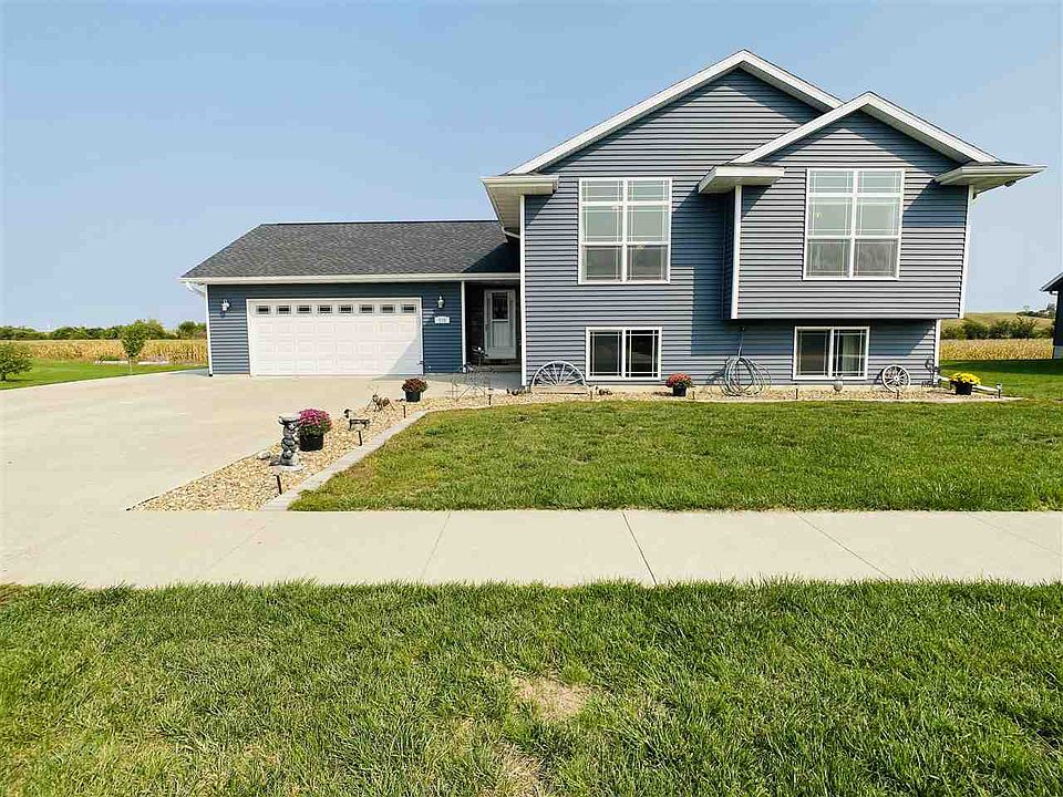 1st image of 115 Hampton Cir