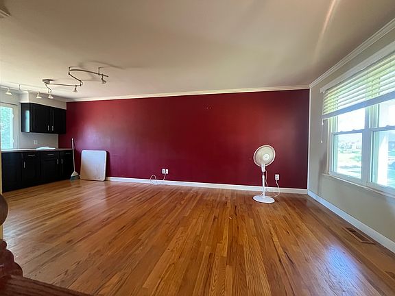 4th image of 141-1 Maple Hill Ln