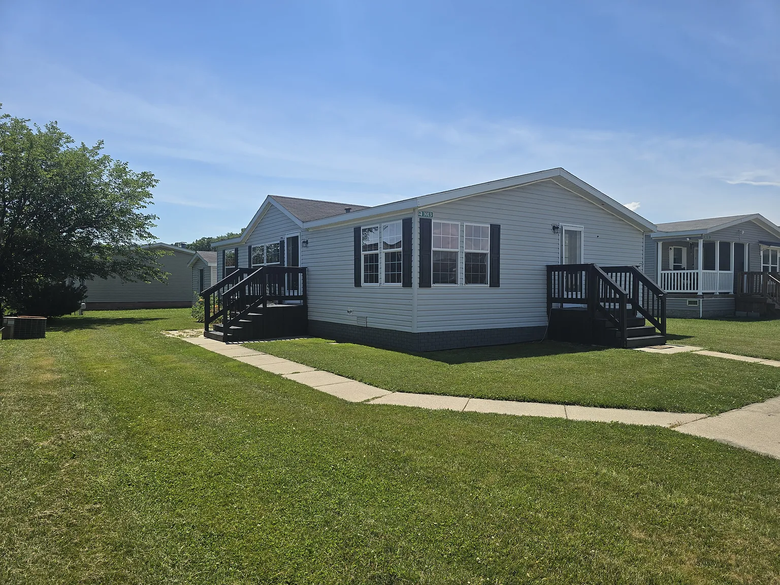 3 bed, 1232 sqft, $1,600 — Photo 1