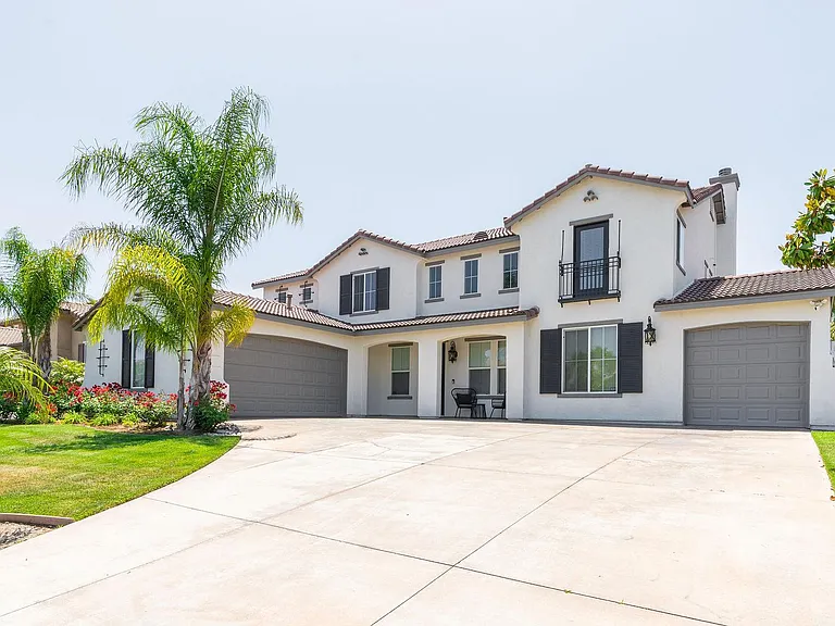 1160 Waterleaf Way — Photo 1