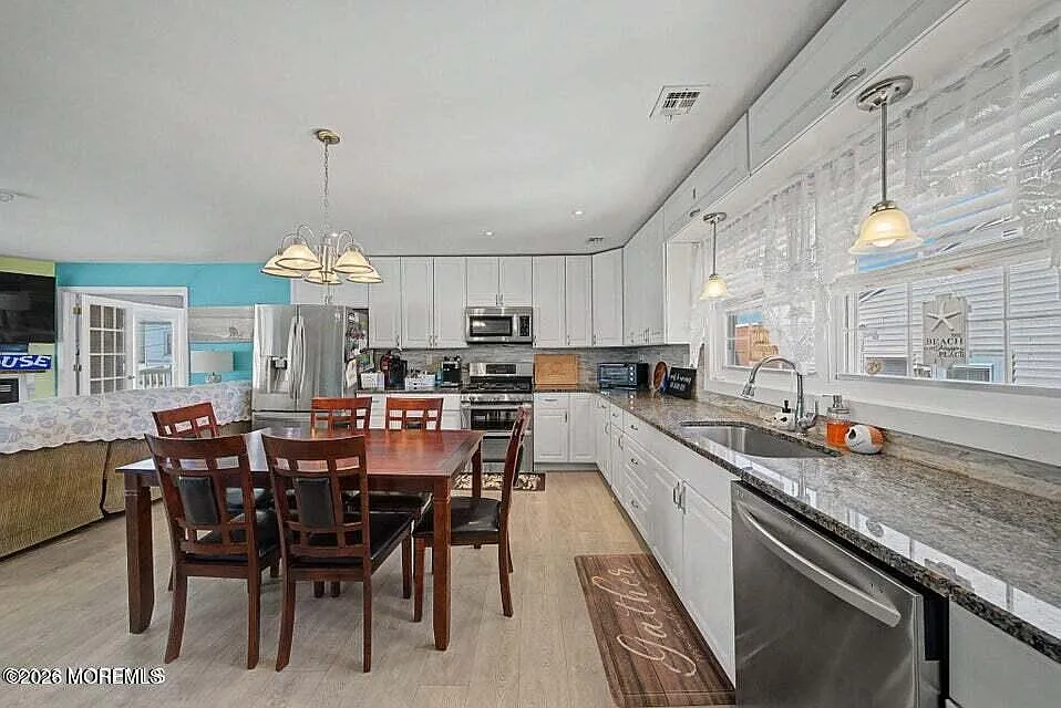 2 bed, 2000 sqft, $2,500 — Photo 3