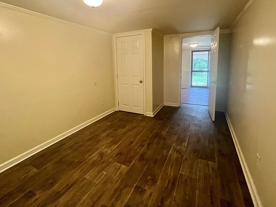 1st image of 1000 S Main St NE Unit B