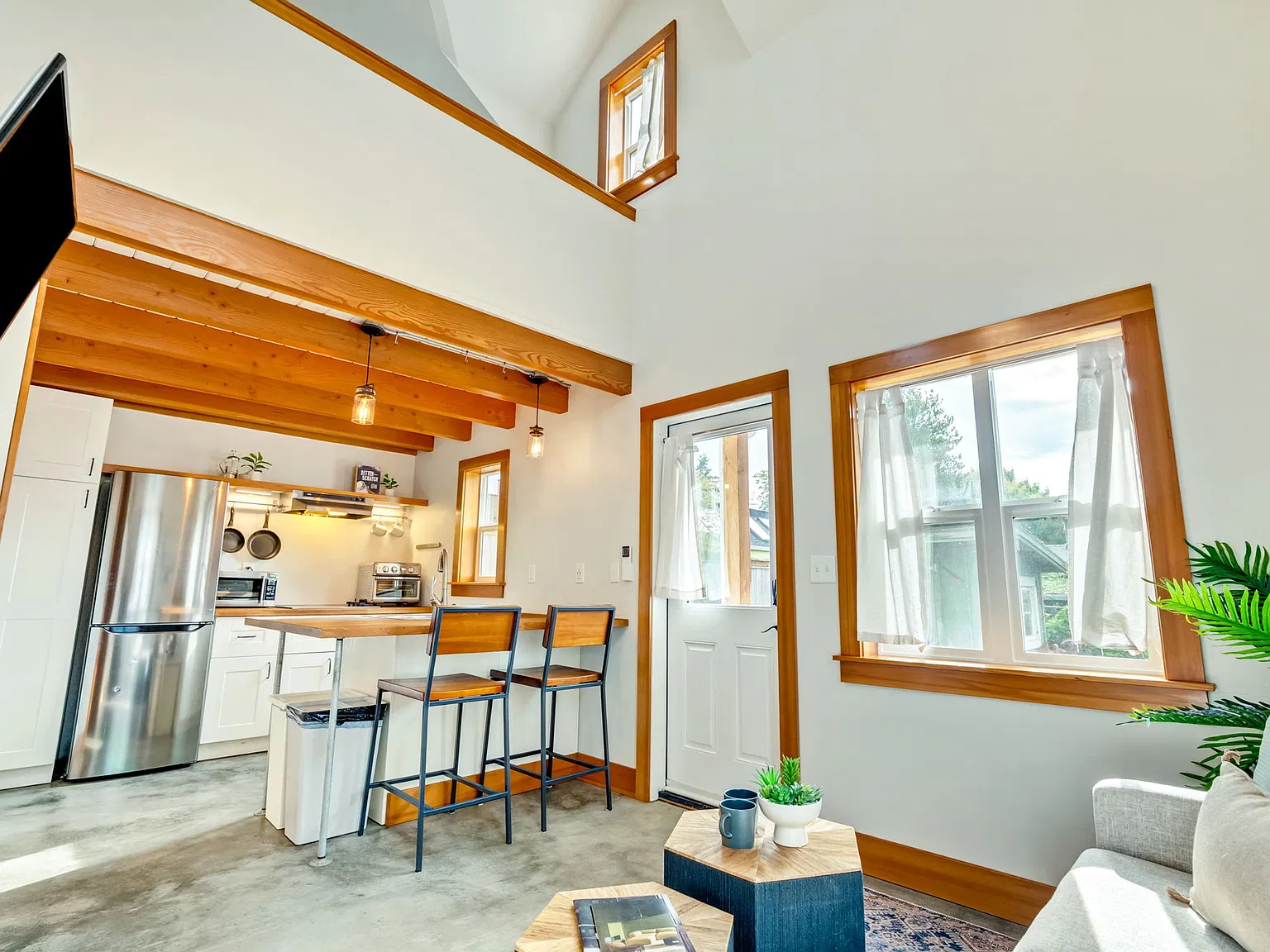 Studio, 355 sqft, $1,500 — Photo 4