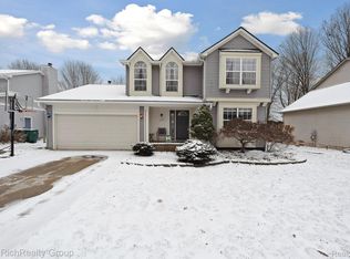 7896 Lake Crest Dr, Ypsilanti, MI
