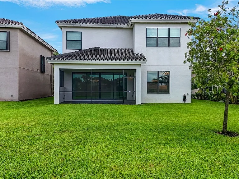 11604 Meadowrun Cir — Photo 41