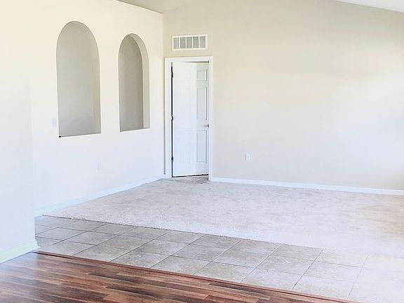 5th image of 521 Adriel Ave
